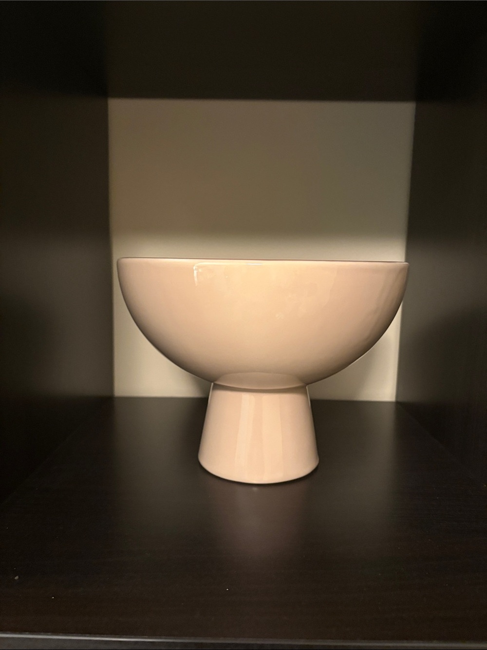 Minimalist Pedestal Bowl in Pale Pink